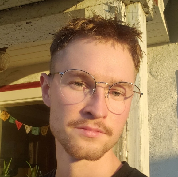 Meet your Posher, Kyle - Picture 1 of 1